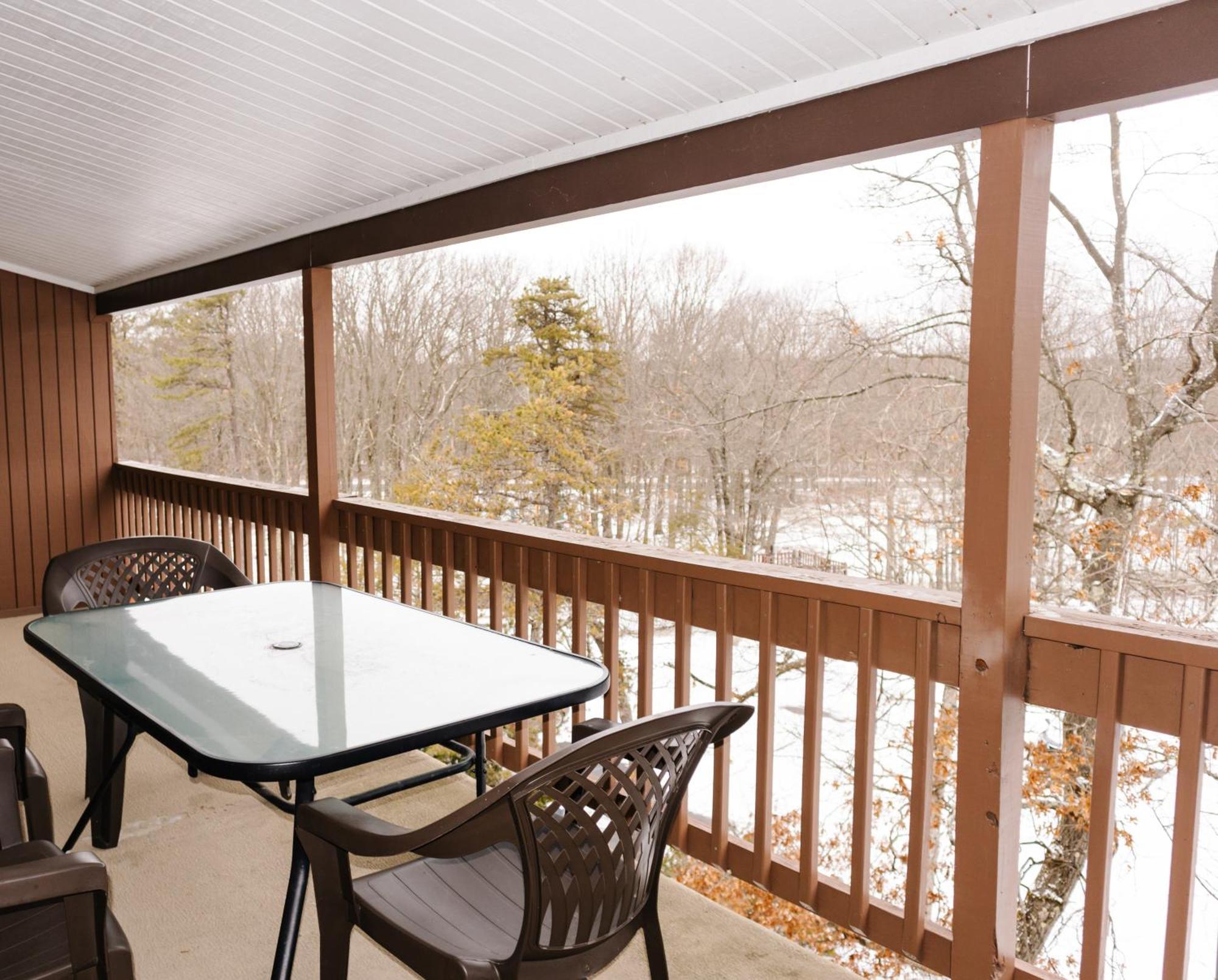 Carriage House Country Club Hotel Pocono Manor Exterior photo